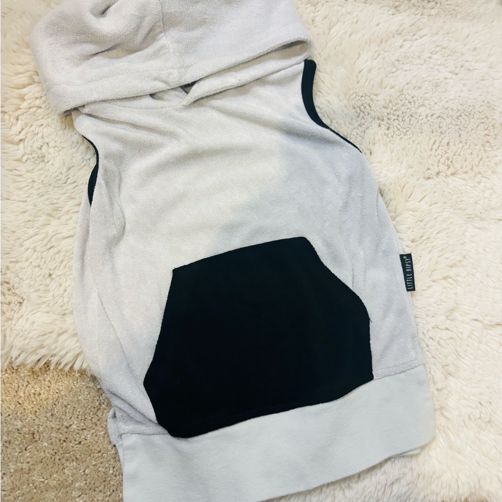 Little Bipsy sleeveless hoodie